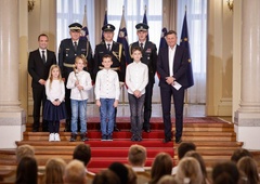 Boruta Pahorja so navdušili otroci: poglejte, kakšno presenečenje jim je pripravil