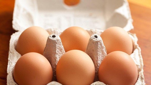 Hranite embalažo za jajca? Tega nikakor ne počnite, zavrzite jo takoj