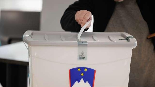Slovenci danes spet na volišča, na sporedu drugi krog županskih volitev: preverite, kje bo najbolj napeto (foto: Bor Slana/STA)