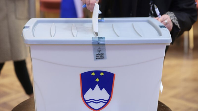 Slovenci smo imeli na referendumu priložnost izraziti svojo voljo (imamo prve delne neuradne rezultate) (foto: BOBO)