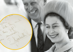 Osebno pismo Elizabete II. prodali za vrtoglavo vsoto