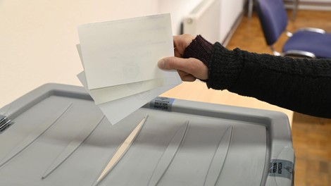 Kdo bo nasledil slovenskega župana, ki ga je odnesel plaz obtožb, da je storil zavržno dejanje?