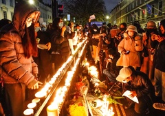 Twitter preplavljen z obskurnimi tviti in pornografijo v povezavi s protesti na Kitajskem