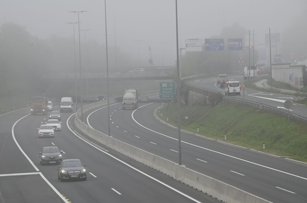 Prometna konica: zastoji na več avtocestnih odsekih, ponekod promet ovirajo okvarjena vozila (foto: Žiga Živulović jr./BOBO)