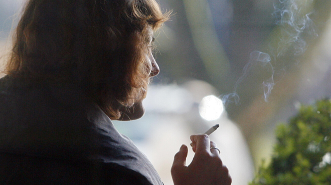 “Ministrstvo za zdravje opozarja: Kajenje je zdravju škodljivo”. (foto: Srdjan Živulović/Bobo)