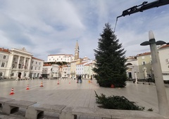 Na Obali so pripravljeni na praznično vzdušje: poglejte, kakšno okrasitev so pripravili