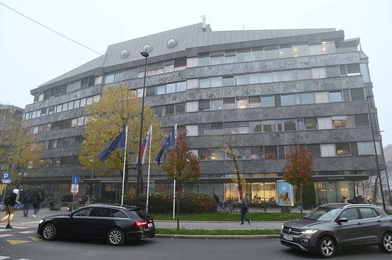 Do zaključka opisanih internih postopkov RTV Slovenija postopkov ne sme in ne bo komentirala, so zapisali v odgovoru.