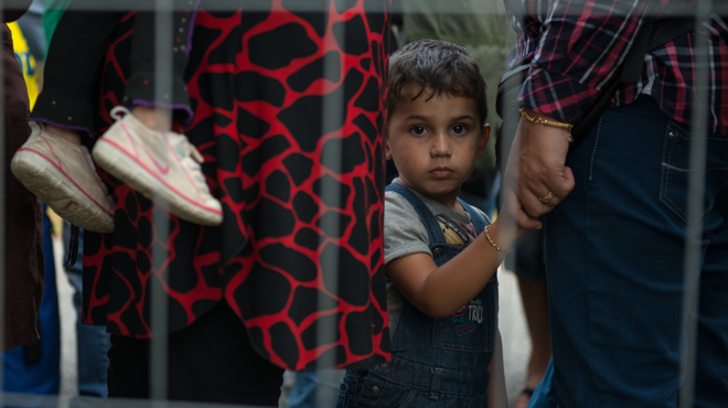 Vlada odprla vrata beguncem: v Slovenijo prihaja 50 Afganistancev in Sircev (foto: Bobo)