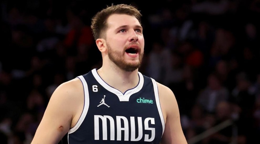 Praznični New York dočakal "dobrega moža" iz Slovenije, ki koše deli kot bonbone: Luka Dončić spet blestel v dresu Dallasa (foto: Profimedia)