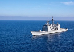 Kaj se dogaja na Obali? V pristanišče v Kopru zaplula mogočna vojaška ladja (znano je, zakaj)