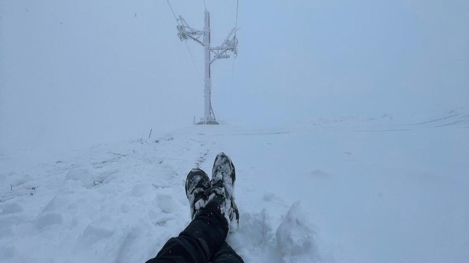 (FOTO) Popolna snežna idila: priljubljeni Slovenec se je predal zimskim radostim in postregel z osupljivimi fotografijami (foto: Facebook/Domen Prevc)