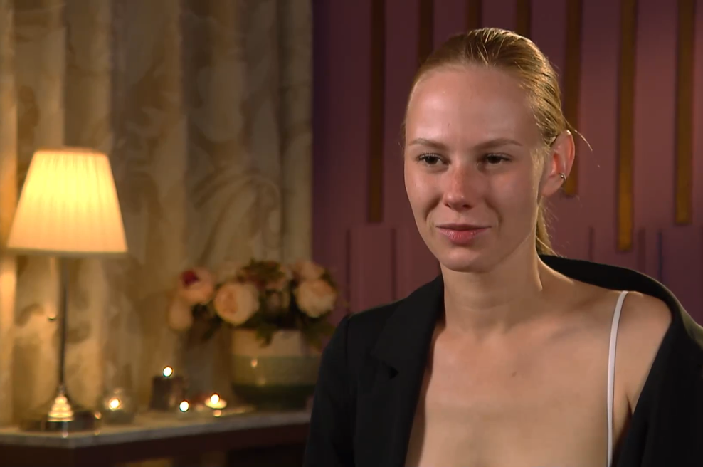 Lara (Sanjski moški) izbrala kopalke, ki so sprožile val negativnih komentarjev. To odgovarja vsem (foto: Voyo/posnetek zaslona)
