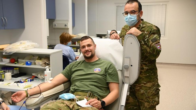 UKC Maribor potrebuje dodatne zaloge krvi: poleg slovenskih vojakov se je že odzval znani voditelj (FOTO) (foto: UKC Maribor)