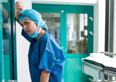 Zaposlena v zdravstvu opozorila na rizično ukinitev kar 28 dežurnih ambulant po Sloveniji