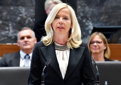 Znano je, ali bo Robert Golob sprejel odstop ministrice Tatjane Bobnar