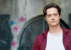 V prestolnici plešejo prve snežinke: nad tem je navdušen tudi Domen Valič, ki je z odzivom od srca nasmejal (VIDEO)