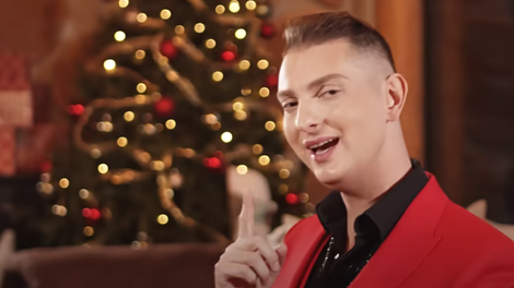 Damjan Murko z novo pesmijo o Božičku: je besedilo preveč nagajivo?