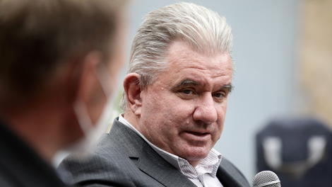 Nepravilnosti pri dodeljevanju denarnih sredstev: nekdanji minister Andrej Vizjak osumljen storitve kaznivega dejanja
