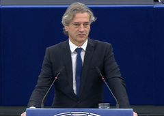Robert Golob evropskim poslancem: ukrepi Evropske unije bi morali biti bolj odločni
