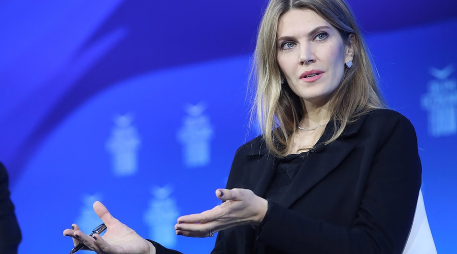 Zaradi vpletenosti v enega največjih korupcijskih škandalov razrešili podpredsednico evropskega parlamenta (foto: Profimedia)