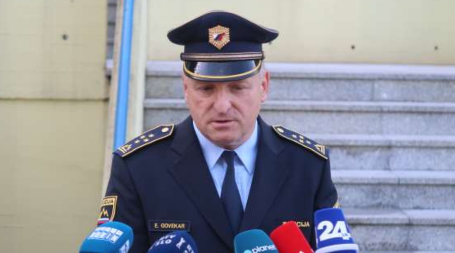 Oglasil se je direktor policijske uprave, ki je vpleten v burno dogajanje okoli odstopa Bobnarjeve (foto: Rosana Rijavec/STA)