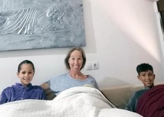 Mati z 10- in 12-letnikom spi v isti postelji: "To je popolnoma naravno, ne bom nehala"