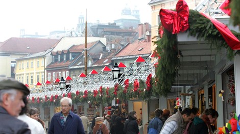 Kakšna darila Slovenci najpogosteje kupujemo za božič?