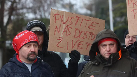 Sindikati javnega sektorja: če ne bo sprememb, gremo na protestni shod