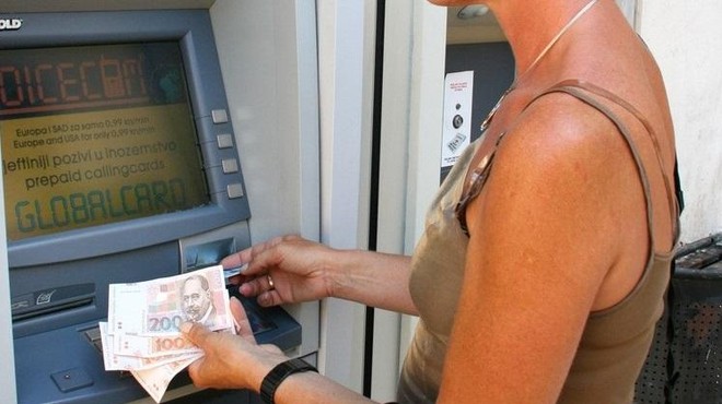 Se odpravljate na Hrvaško? Pozor, ob uvedbi evra bodo težave na bankomatih (foto: Profimedia)