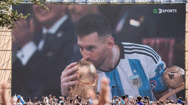 Legendarni Argentinec med slavjem v Buenos Airesu postavil nov rekord: tole je najbolj všečkana objava v zgodovini Instagrama (FOTO) (foto: Profimedia)