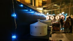 Če želite podariti unikatna darila z zgodbo, obiščite božični Art Market Ljubljana