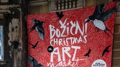 Če želite podariti unikatna darila z zgodbo, obiščite božični Art Market Ljubljana