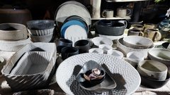Če želite podariti unikatna darila z zgodbo, obiščite božični Art Market Ljubljana