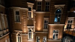 Če želite podariti unikatna darila z zgodbo, obiščite božični Art Market Ljubljana