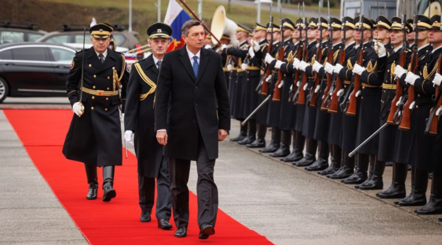 Borut Pahor s čustvenim govorom še zadnjič pred slovenskimi vojaki (foto: Nebojša Tejić/STA)