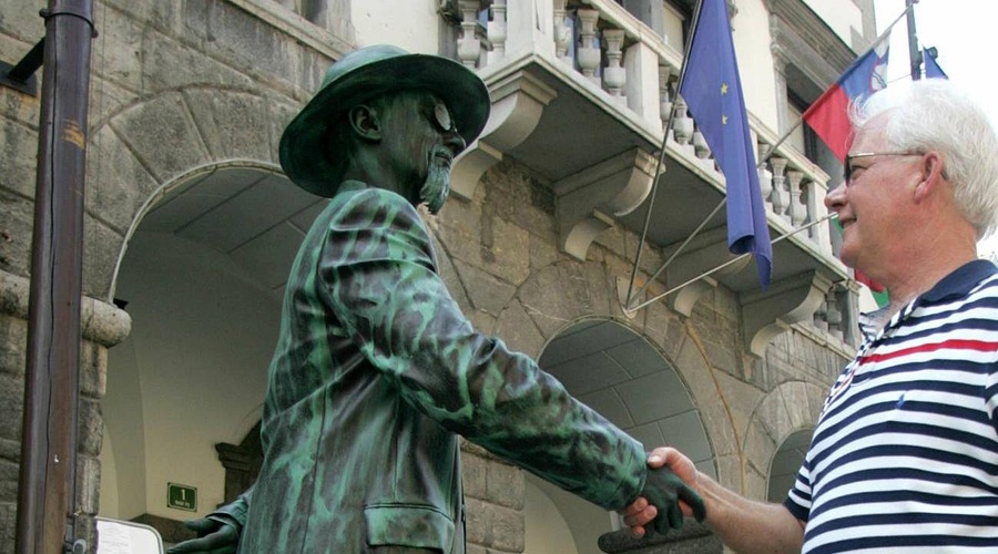 Na Gorenjskem so se Plečniku ob koncu leta poklonili na prav poseben način (foto: Tina Kosec/Bobo)