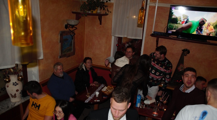 FOTO: Tom Zupan (Kmetija) pokazal še nikoli videne fotografije iz nore zabave (foto: osebni arhiv)
