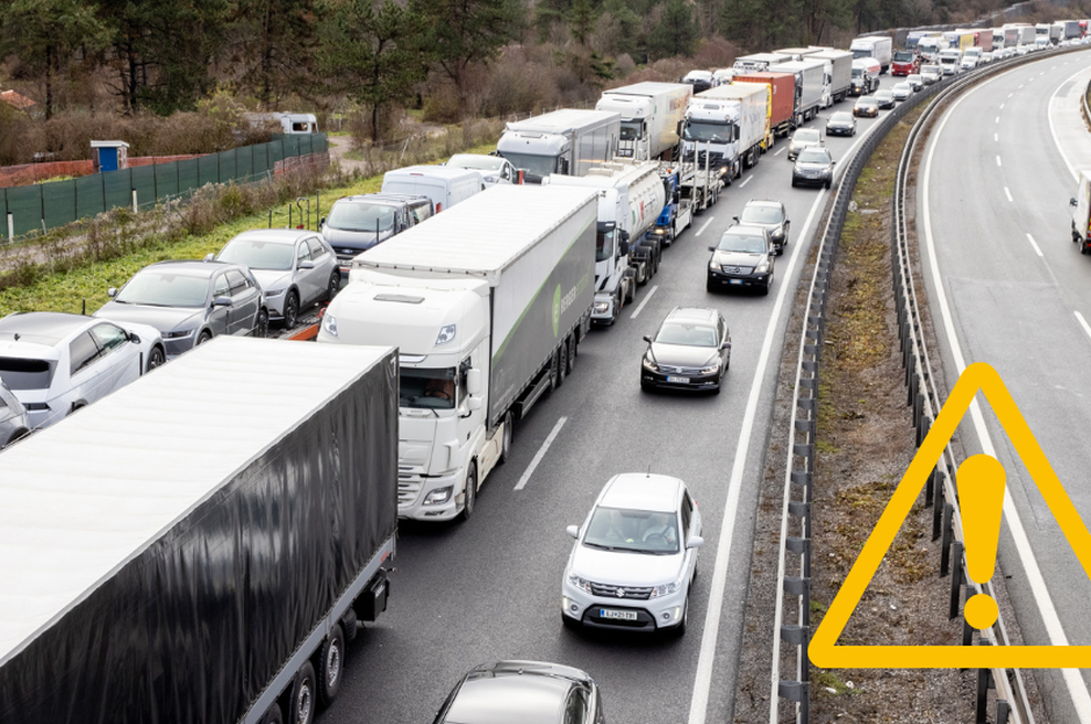 Previdno! Na avtocesti kar 20-kilometrski zastoj (foto: Valter Leban/BOBO﻿)