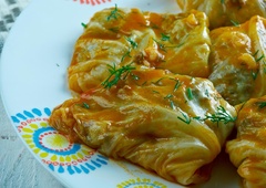 Med prazniki na mizi ne sme manjkati sarma. Jo obožujete, a ne jeste več mesa? To je recept za vas