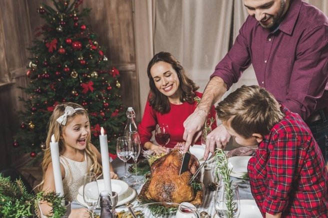 Bi kdaj naredili tole?! "Svojim bližnjim zaračunam božično večerjo, saj gre za luksuz," je iskreno dejala in požela zgražanje