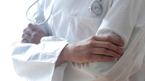 Težave v slovenskem zdravstvu: na prvi pregled nedopustno dolgo vsak mesec čaka več pacientov
