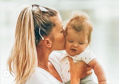 Ganljiv zapis Nine Grilc ob hčerkinem prvem rojstnem dnevu: "Očka bi te razvajal vsak dan"