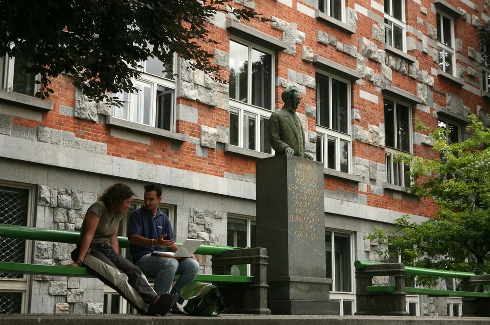 Ljubljana bo le dobila novo Narodno in univerzitetno knjižnico (znano je, kje bo in koliko bo stala) (foto: Profimedia)