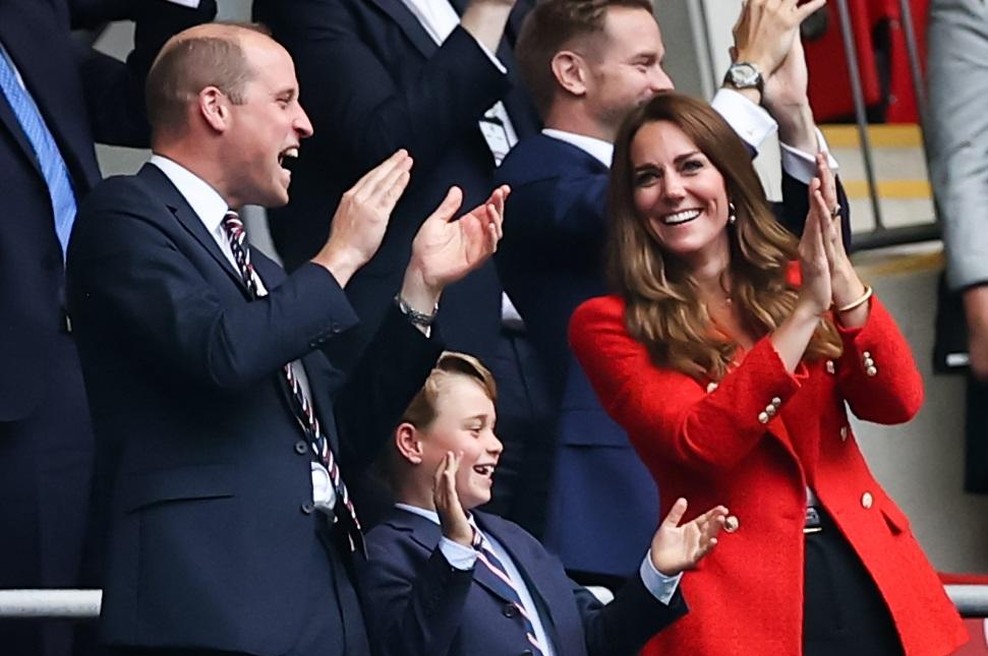 William in Kate sta sledilce razveselila s sinovo božično voščilnico (foto: Profimedia)