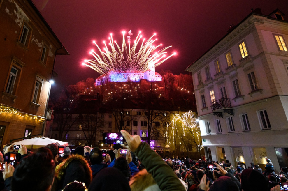 Kje v Sloveniji boste lahko na silvestrovo odštevali ob ognjemetu? (imamo vse lokacije) (foto: Profimedia)