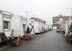 Žalostni prizori dve leti po potresu: več tisoč prebivalcev še vedno živi v zabojnikih