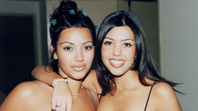 Slavni sestri objavili svojo fotografijo iz 90. let. Ju prepoznate? (foto: Instagram/poosh)