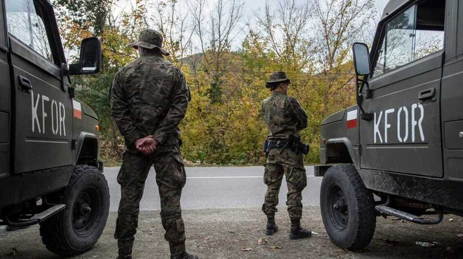 Razmere se zaostrujejo: zaprli mejni prehod med Kosovom in Srbijo (foto: Twitter/WWIII.LIVE)