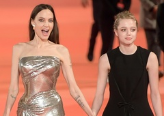Hčerka Angeline Jolie z izrazito spremembo: videti je kot njena mama v devetdesetih (FOTO)