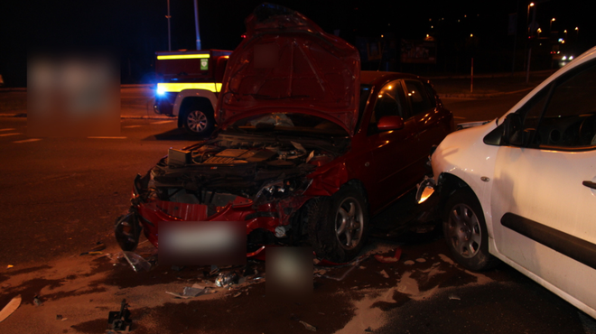 V prometni nesreči na območju Kranja več poškodovanih: povzročitelj pod vplivom alkohola (foto: PU Kranj)